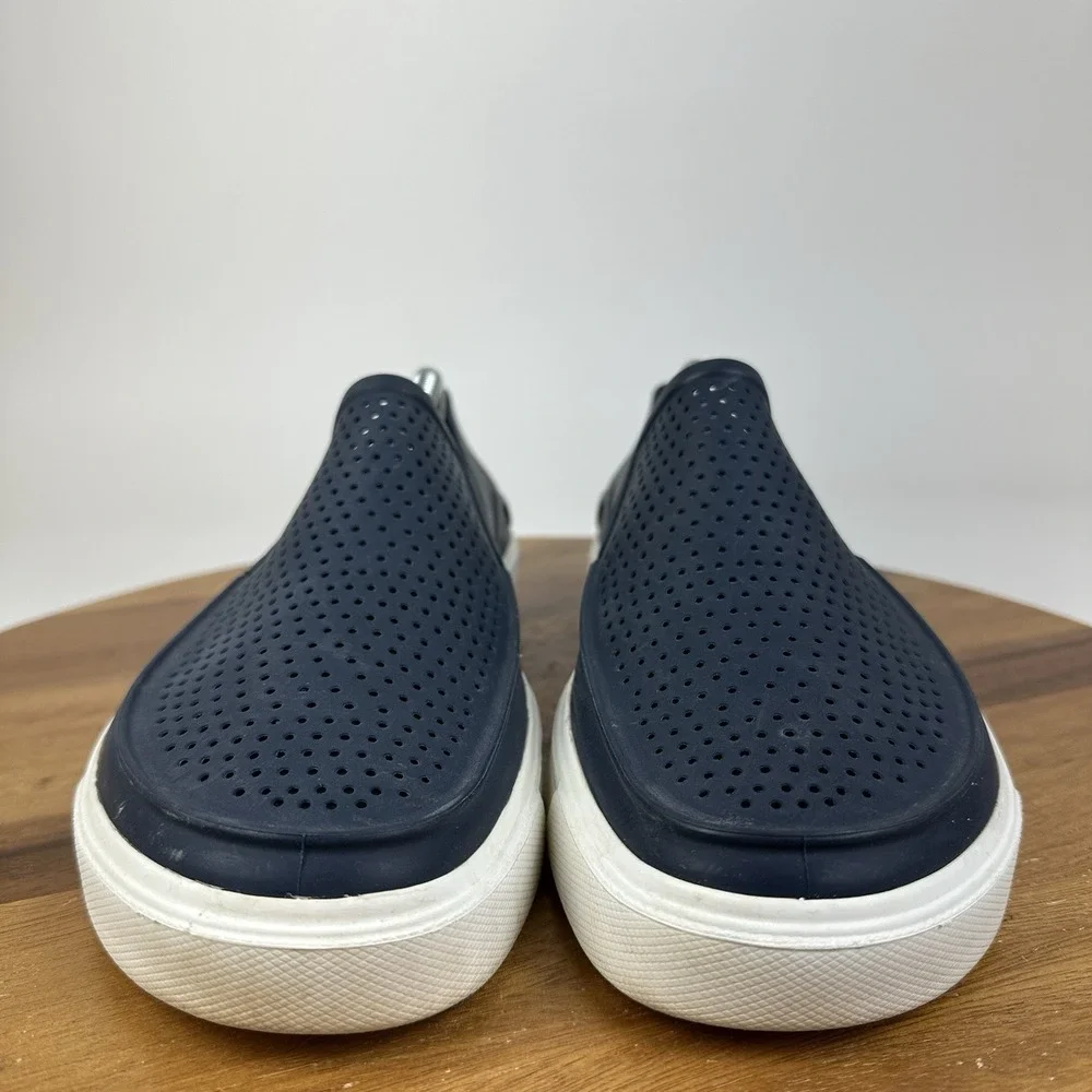 CROCS size standard